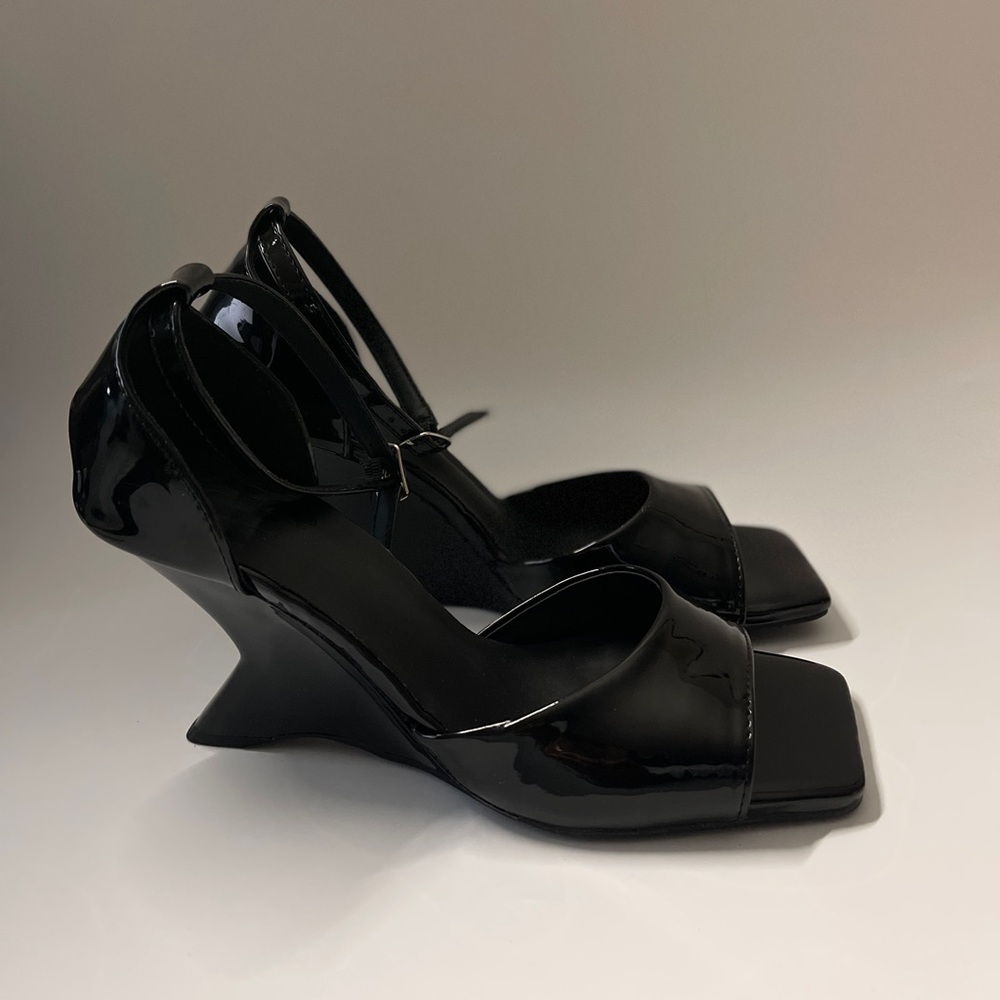 🆕 Patent Square Toe Wedge Sandals - Picture 9 of 10